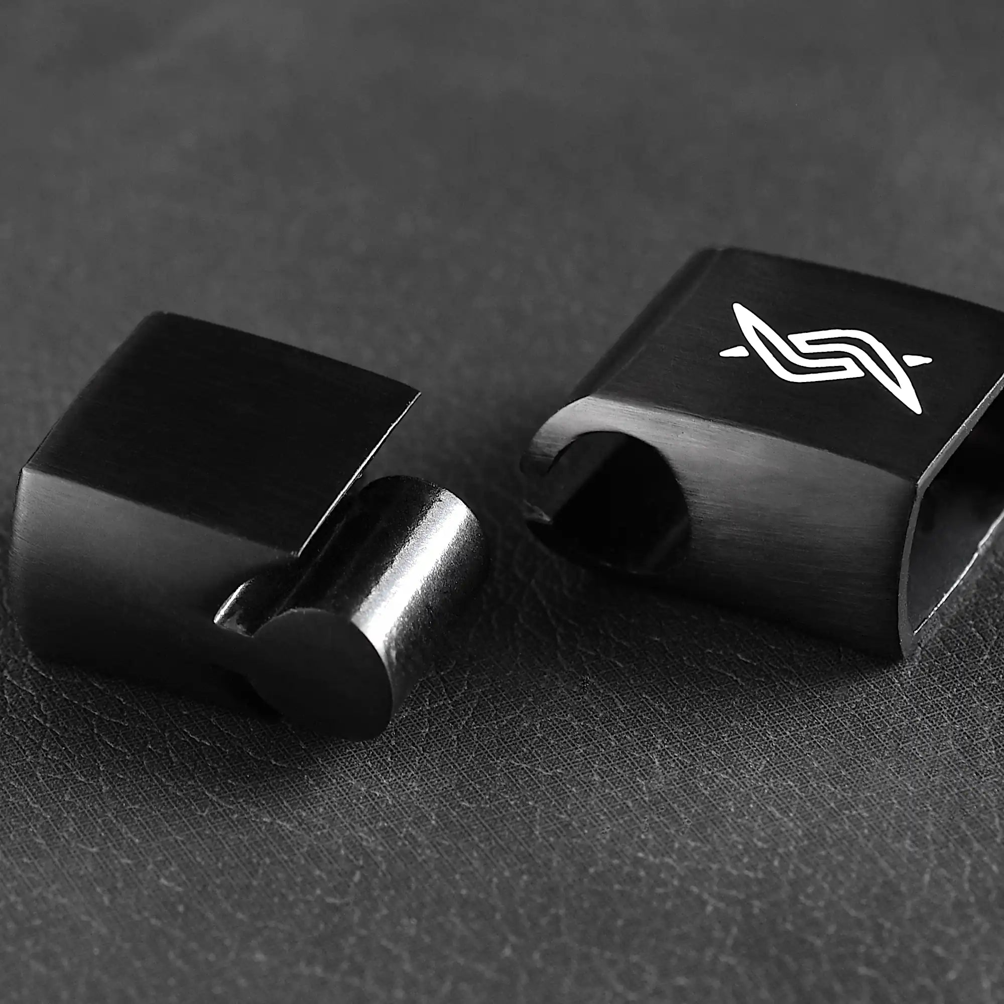 Caleb - Leather bracelet with African Turquoise stone