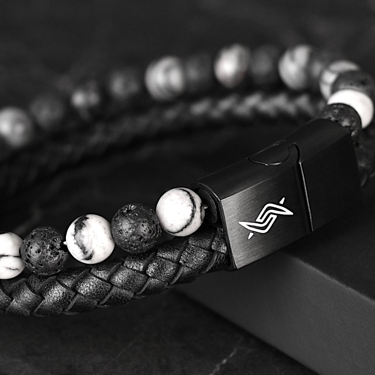 Dave - Genuine leather bracelet with lava & spiderweb beads